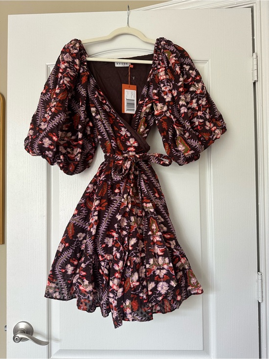 RHODE Dresses & Skirts - RHODE Floral Puff-Sleeve Wrap Mini Dress in Burgundy and Pink